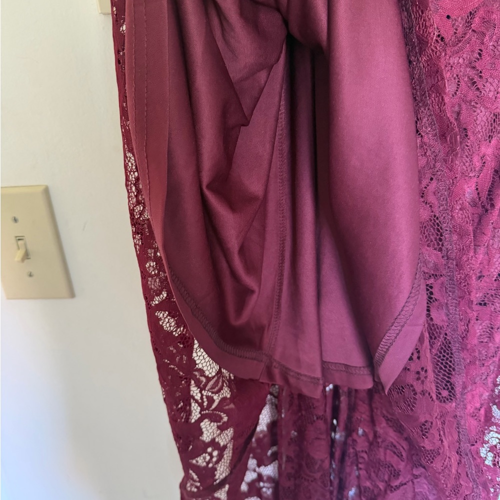 Sleeveless Lace High-Low Dress in Burgundy - Picture 4 of 5